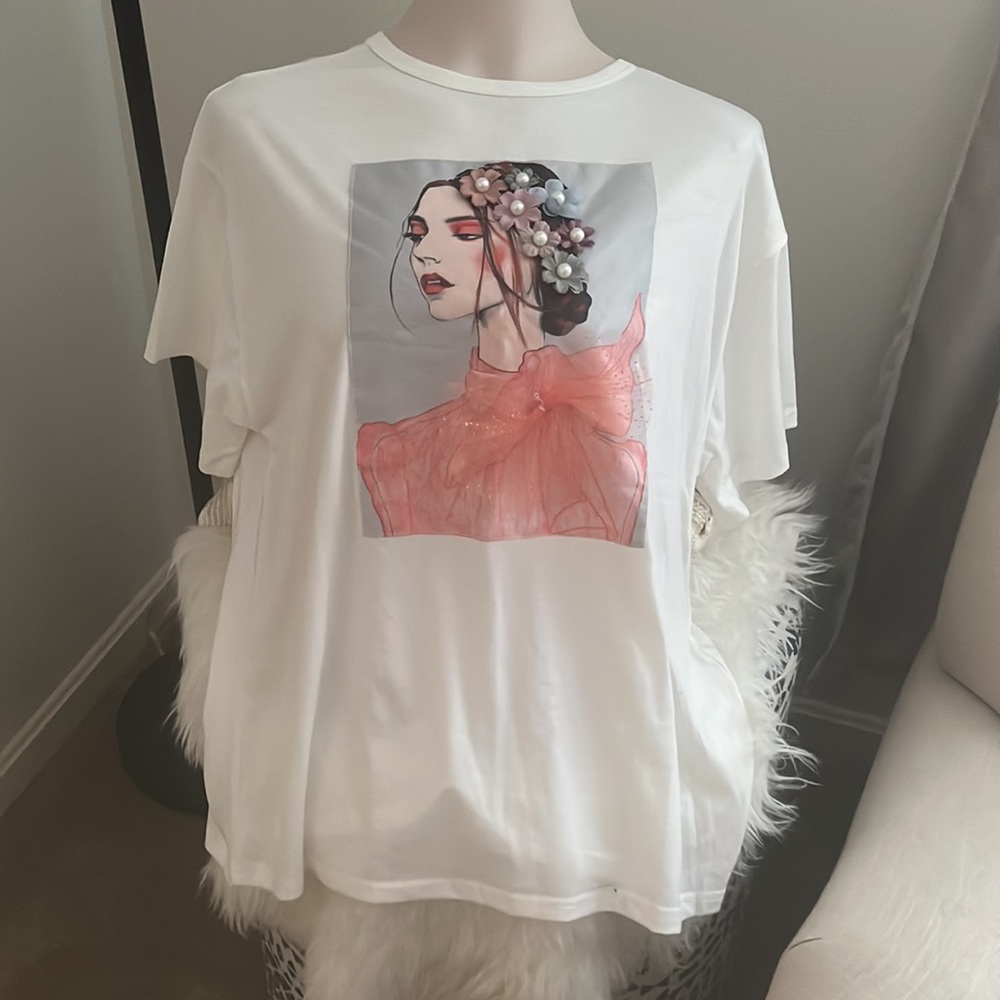 Jeuvre, "artist" white top - Size Medium (M)